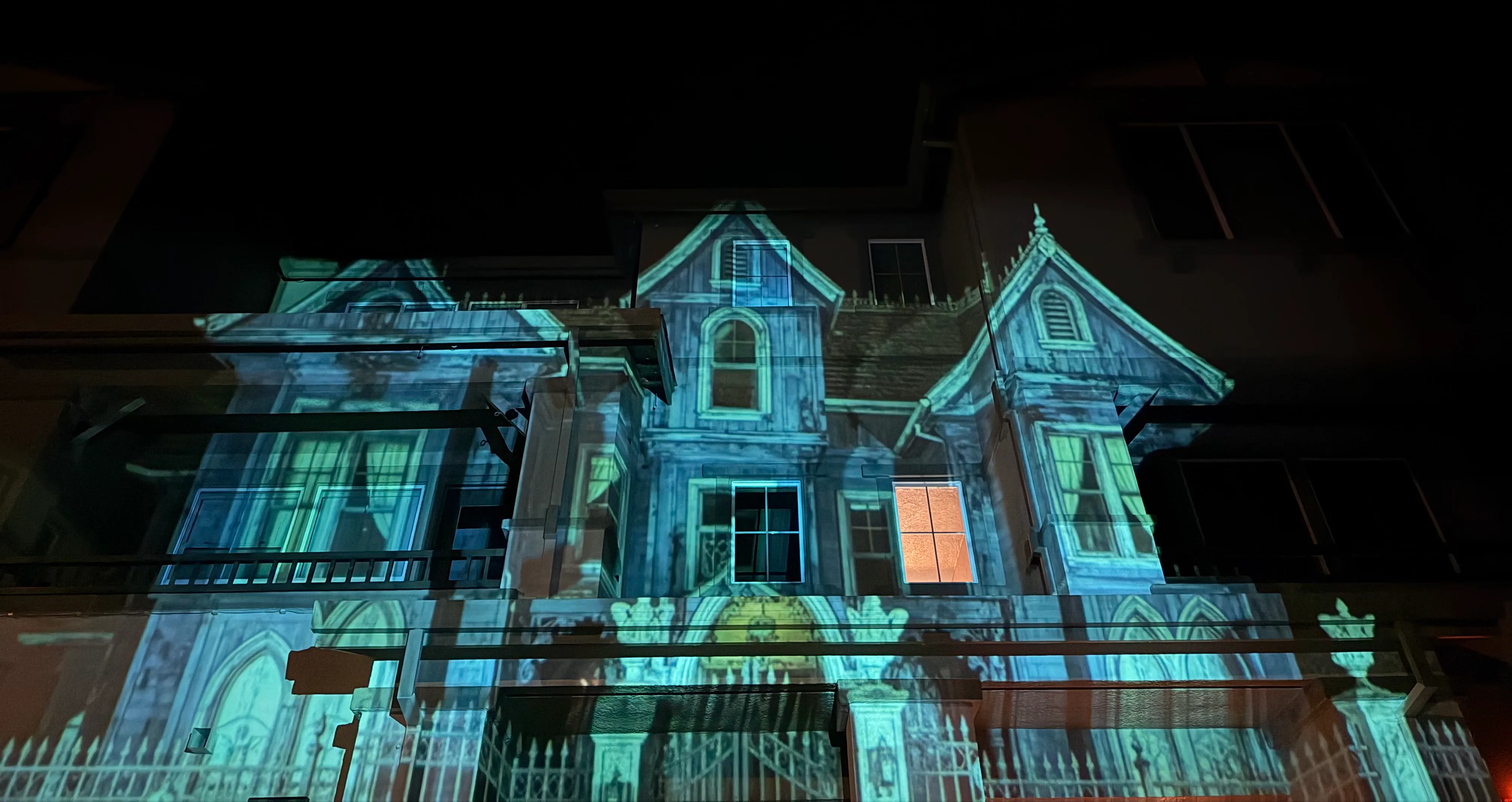Victorian home in Sonoma County projection mapped with a haunted mansion facade
